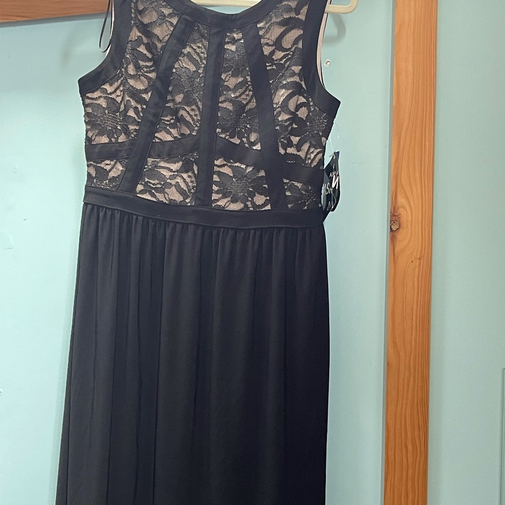Beautiful black dress.